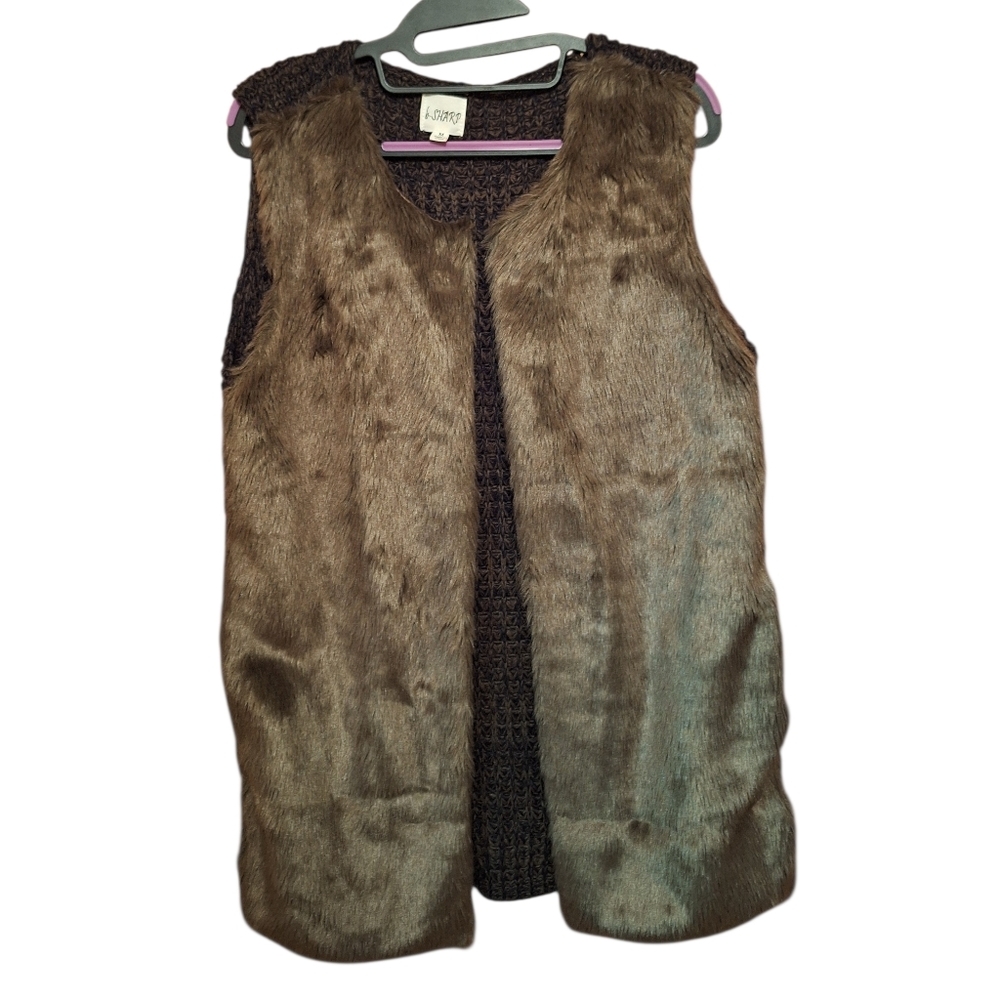 B Sharp Ladies Medium Faux Fur Teddy Bear Longer Vest Knit Back Festival Boho